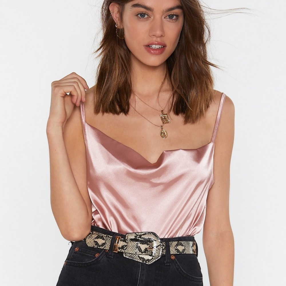 🖤 Gorgeous pink silk Nasty Gal tank